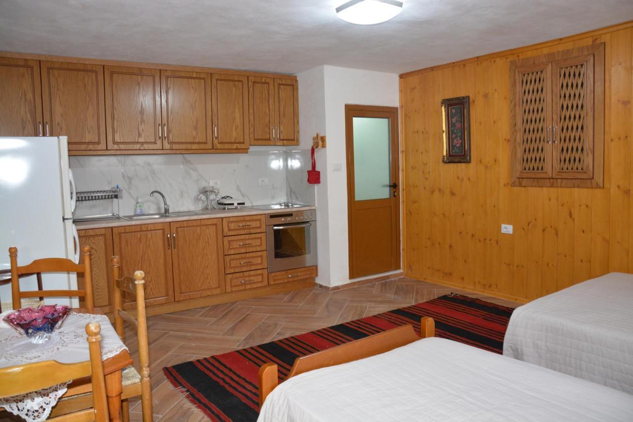 Guest House Memushi Gjirokaster Exterior photo
