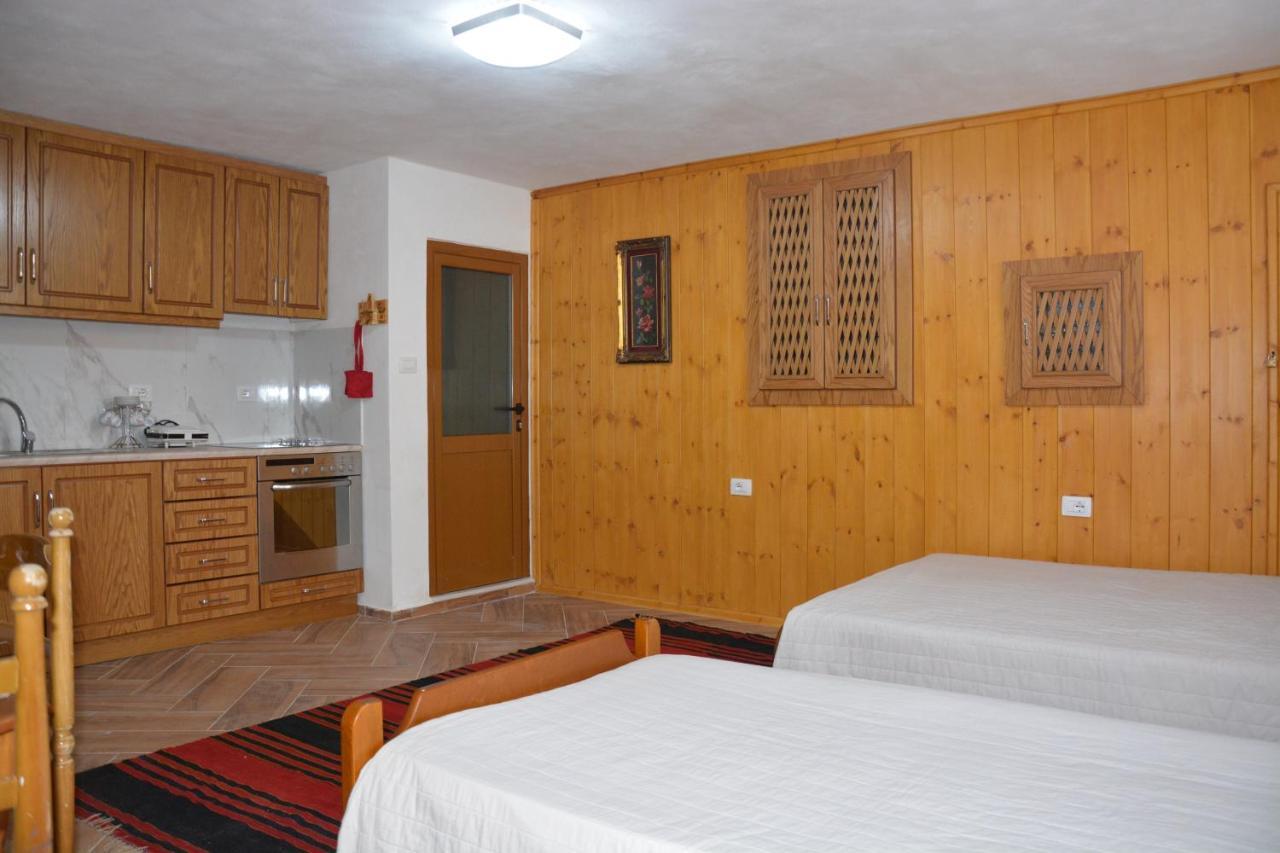 Guest House Memushi Gjirokaster Exterior photo